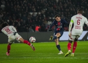 法国足球赛事风头不减，球员表现拼搏进取